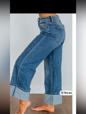 High-Waist Wide Leg Cuffed Jeans - Blue